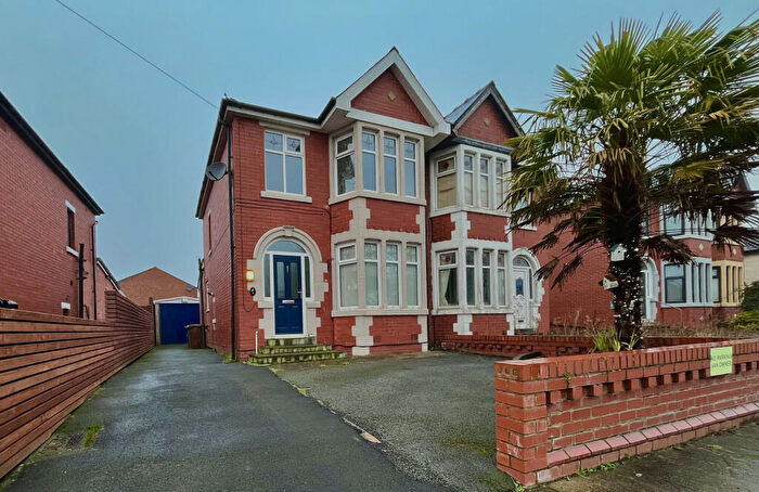 3 Bedroom Semi-Detached House For Sale In Glenluce Drive, Preston, PR1