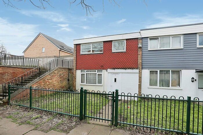 3 Bedroom End Of Terrace House To Rent In Althorp Street, Northampton, NN1