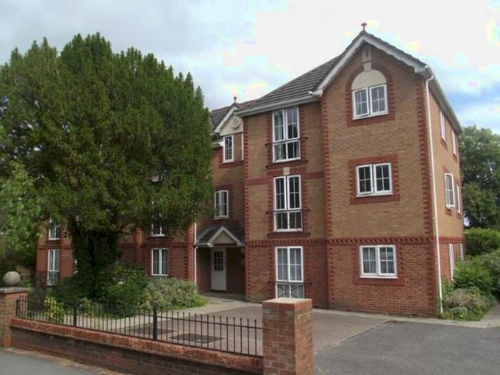 1 Bedroom Apartment To Rent In Blenheim Court, Westwood Road, SO17