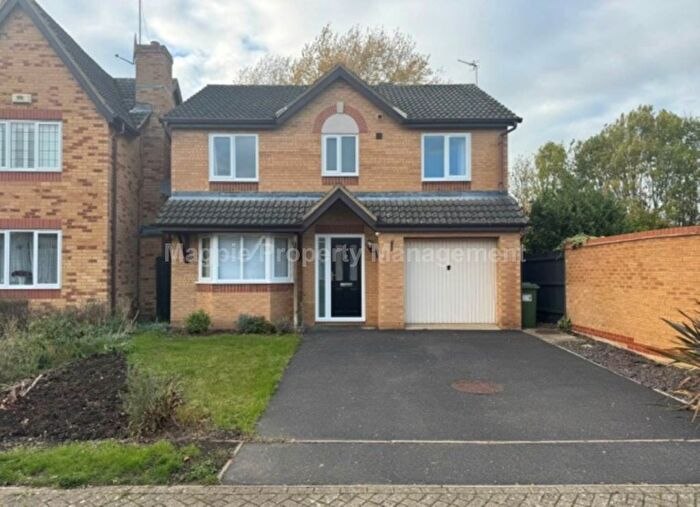 4 Bedroom Detached House To Rent In Hawkesford Way, St Neots, PE19