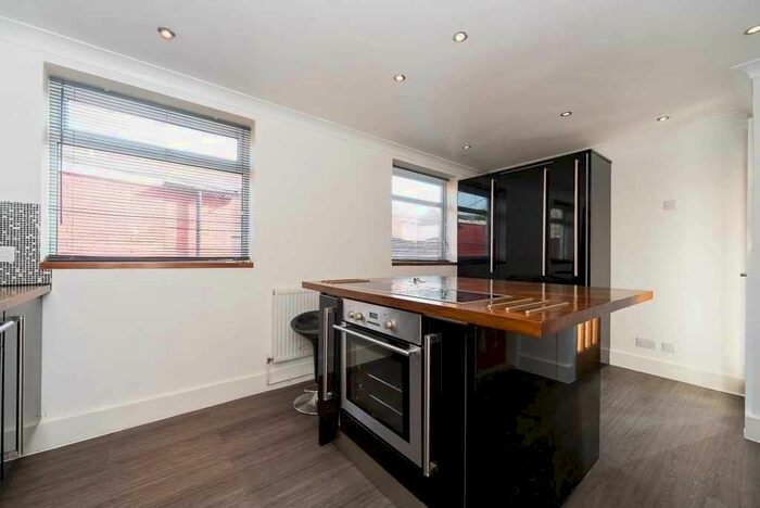 3 Bedroom Semi-Detached House To Rent In Eastgate, Hessle, HU13