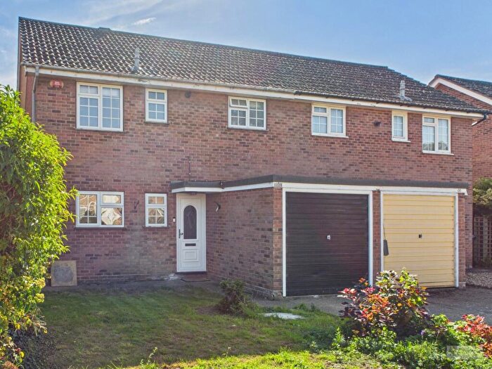 3 Bedroom Semi-Detached House For Sale In Raven Close, Mildenhall, IP28