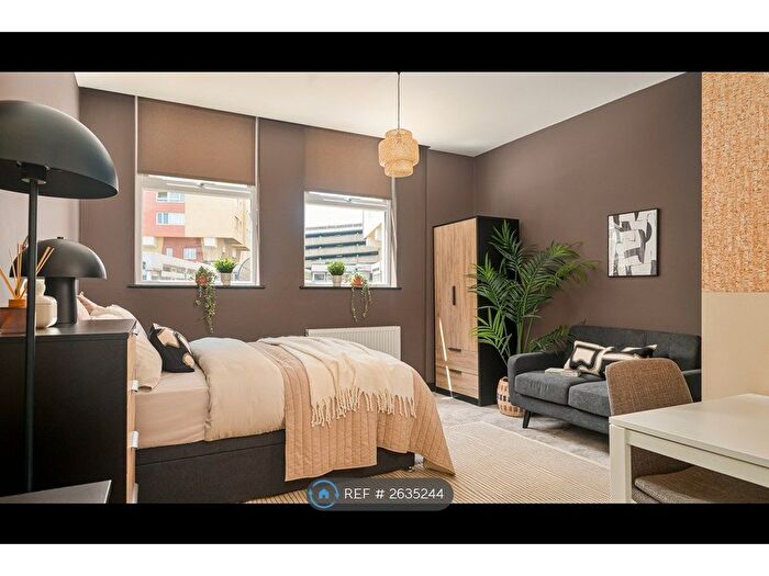 Studio To Rent In Wakefield, Wakefield, WF1