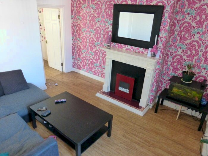 2 Bedroom SemiDetached House To Rent In Braunstone Lane, Braunstone