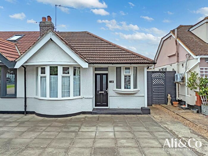 2 Bedroom Bungalow For Sale In Howard Road, Upminster, RM14