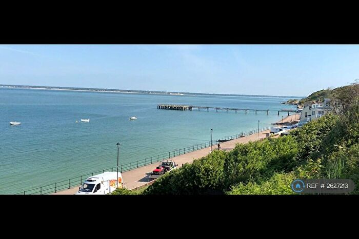 3 Bedroom Flat To Rent In Pier View, Totland Bay, PO39