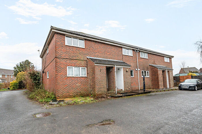 1 Bedroom Flat For Sale In Spruce Avenue, Waterlooville, Hampshire, PO7