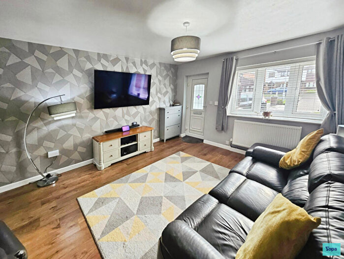 3 Bedroom Semi-Detached House For Sale In The Threshers, Bootle, L30
