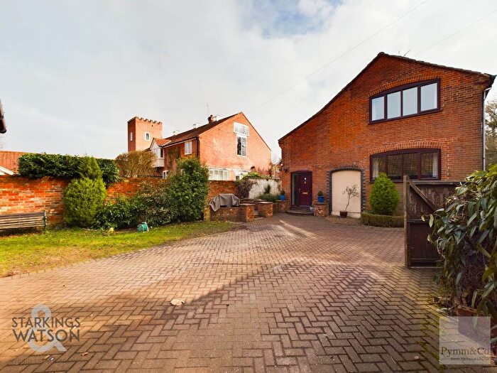 4 Bedroom Barn Conversion To Rent In Hall Road, Blofield, NR13
