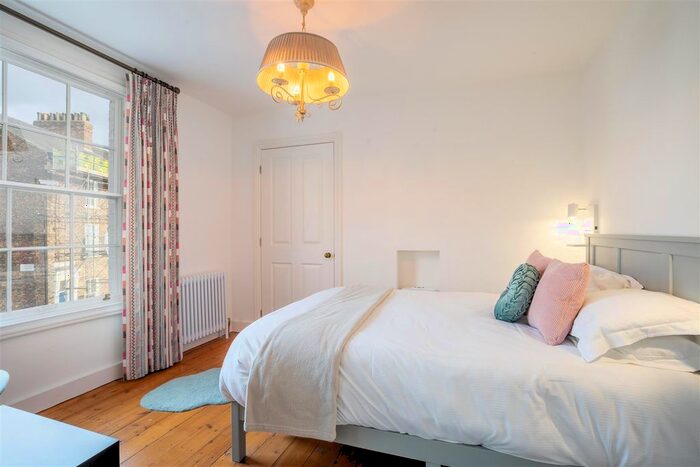 1 Bedroom Flat To Rent In The Courtyard, St. Martins Lane, York, YO1