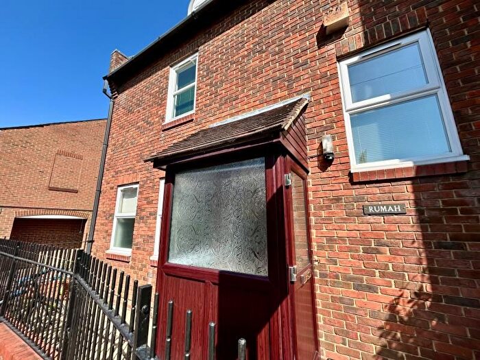 3 Bedroom Property To Rent In Martyr Road, Guildford, GU1