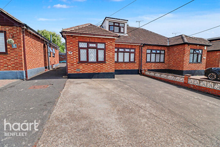 3 Bedroom Semi-Detached Bungalow For Sale In Church Road, Benfleet, SS7