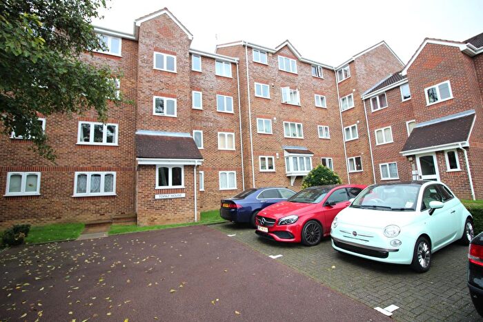 1 Bedroom Flat To Rent In Topaz House, Percy Gardens, Worcester Park, KT4