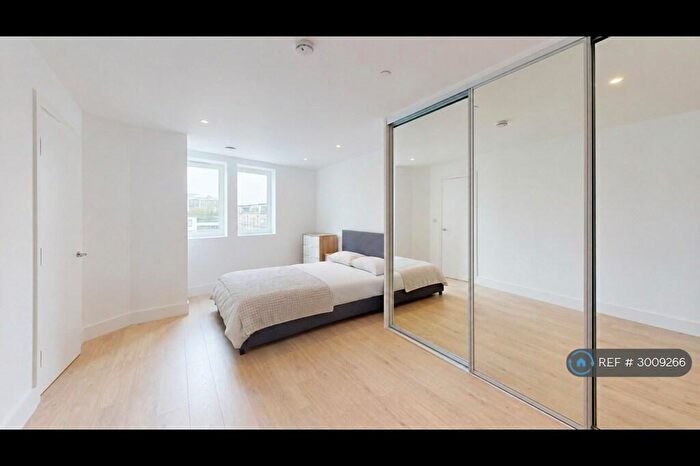 2 Bedroom Flat To Rent In Capella Court, Purley, CR8
