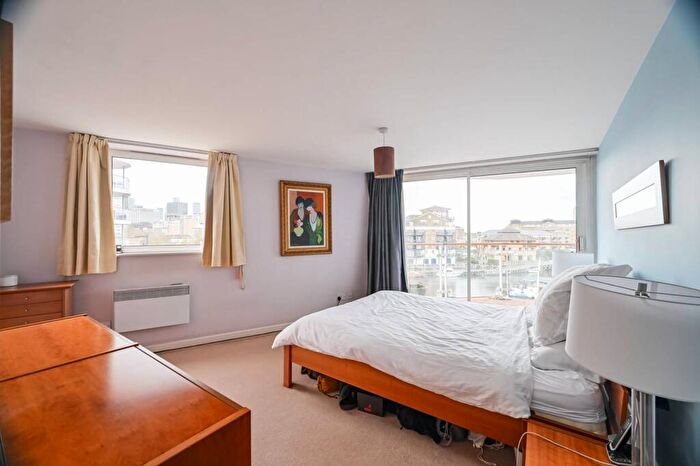 2 Bedroom Flat For Sale In Basin Approach, Limehouse, London, E14