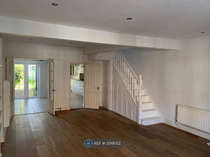 3 Bedroom Terraced House To Rent In Short Road, London, W4