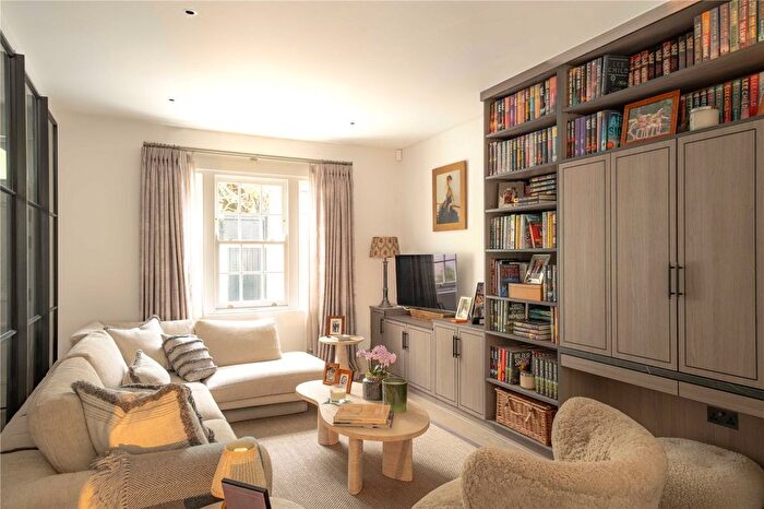 1 Bedroom Terraced House For Sale In Upper Cheyne Row, Chelsea, SW3