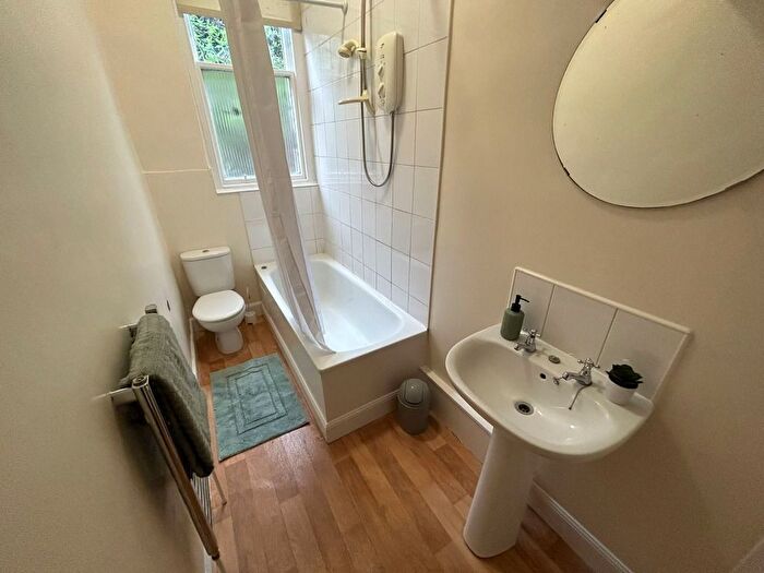 3 Bedroom Flat To Rent In Murieston Crescent, Dalry, Edinburgh, EH11