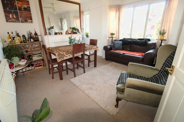 2 Bedroom Maisonette To Rent In Nether Street, London, N3