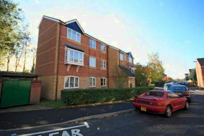 2 Bedroom Apartment To Rent In Tolworth, KT5