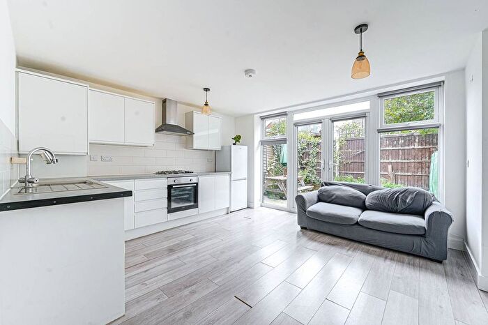 2 Bedroom Maisonette To Rent In St Dunstans Road, Hammersmith, London, W6