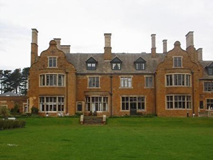 2 Bedroom Apartment To Rent In Woolston Close, Northampton, NN3