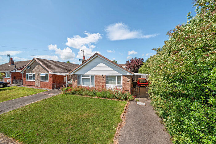 2 Bedroom Detached Bungalow For Sale In Mowbray Close, Leominster, Herefordshire, HR6