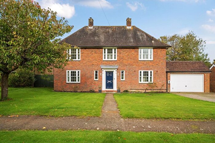 3 Bedroom Detached House To Rent In West Road Barton Stacey, SO21