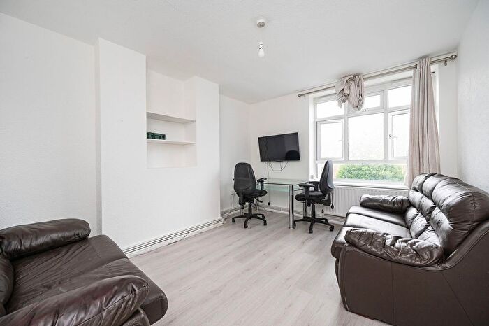 2 Bedroom Flat To Rent In Homerton Road, Hackney, London, E9