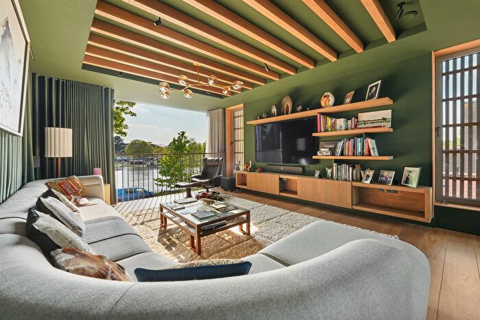 5 Bedroom Detached House For Sale In Lower Ham Road, Kingston Upon Thames, KT2