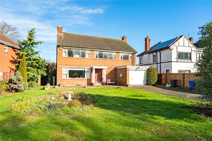 3 Bedroom Detached House For Sale In Great Coates Road, Grimsby, Lincolnshire, DN34