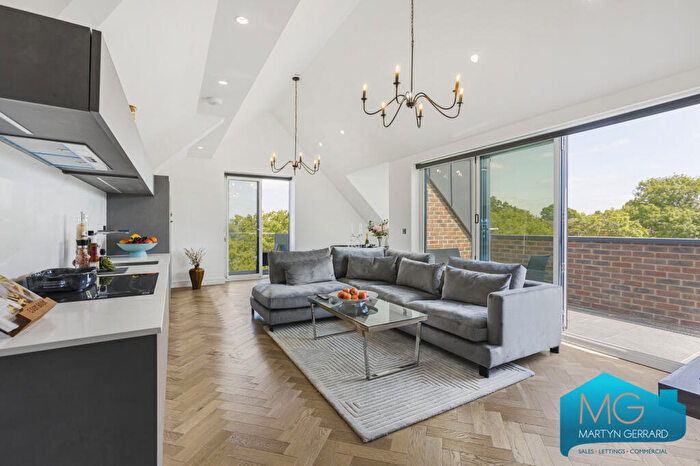 2 Bedroom Apartment To Rent In Oak Avenue, Enfield, EN2