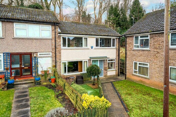 2 Bedroom End Of Terrace House For Sale In Garth End, Collingham, LS22