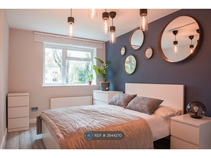 2 Bedroom Flat To Rent In St. Michael's Close, London, N3