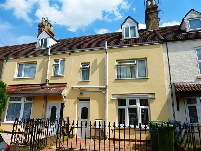 4 Bedroom House To Rent In Henry Street, Peterborough, PE1