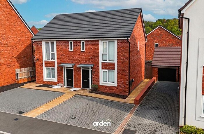 3 Bedroom Semi-Detached House For Sale In Ardern Drive, Cofton Hackett, B45