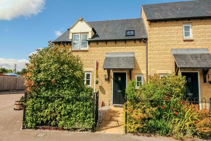 3 Bedroom End Of Terrace House To Rent In Ducklington, Witney, OX29