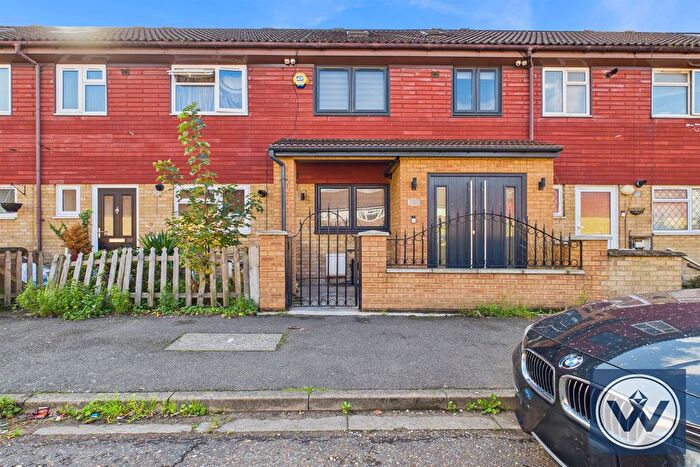 3 Bedroom Terraced House To Rent In Woolacombe Way, UB3