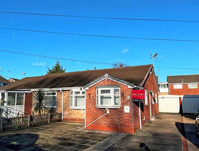 2 Bedroom Semi Detached Bungalow For Sale In Ganton Way, Willerby, Hull, HU10
