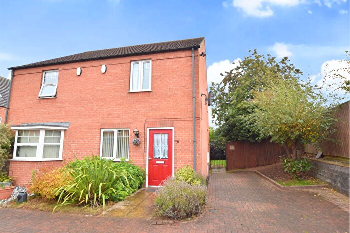 2 Bedroom Semi-Detached House For Sale In Danes Close, Grimsby, DN32
