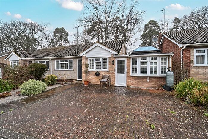 3 Bedroom Bungalow For Sale In Pensford Close, Crowthorne, Berkshire, RG45