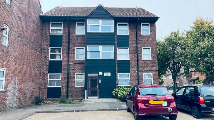 1 Bedroom Apartment To Rent In Veronica Close, RM3