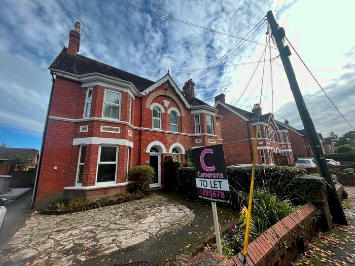 2 Bedroom Flat To Rent In Tudor Road, Broadstone, BH18