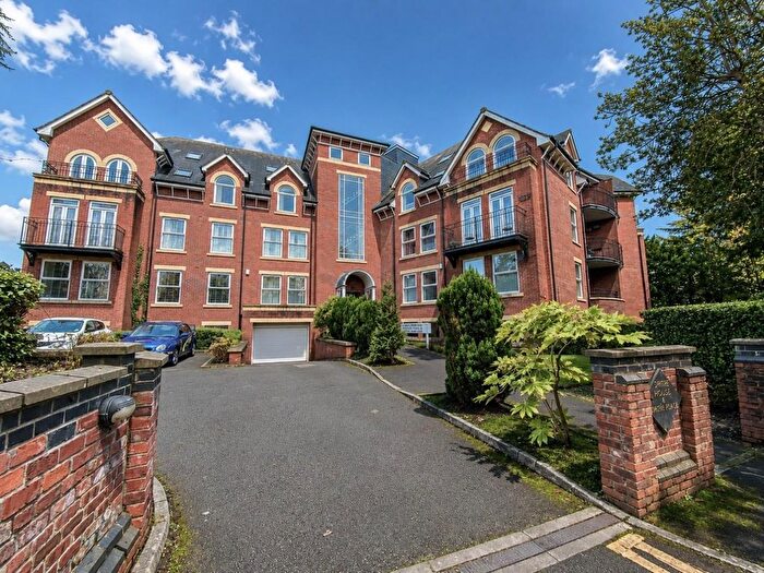 2 Bedroom Flat For Sale In Spath Road, West Didsbury, M20
