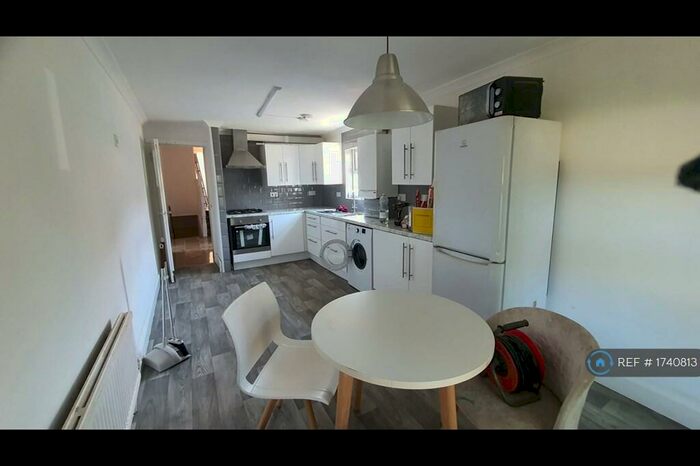 4 Bedroom Flat To Rent In Bulwer Road, London, E11