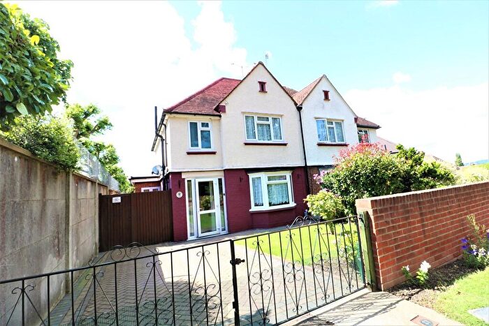 3 Bedroom Semi Detached House To Rent In Upper Road, Maidstone, ME15
