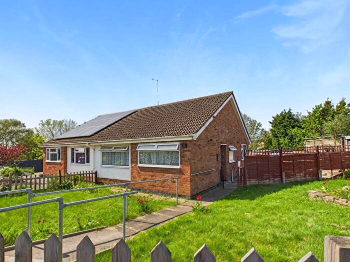 2 Bedroom Bungalow For Sale In Godwin Avenue, Leicester, LE18