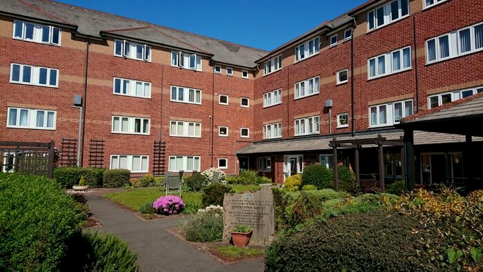 1 Bedroom Apartment To Rent In Epperstone Court, Nottingham, Nottinghamshire, NG2