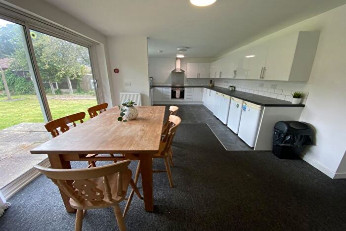 5 Bedroom Detached House To Rent In Fletcher Road, Beeston, NG9