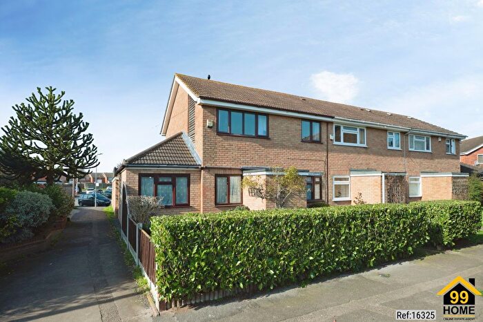 3 Bedroom End Of Terrace House For Sale In Wittering Walk, Hornchurch, Greater London, RM12